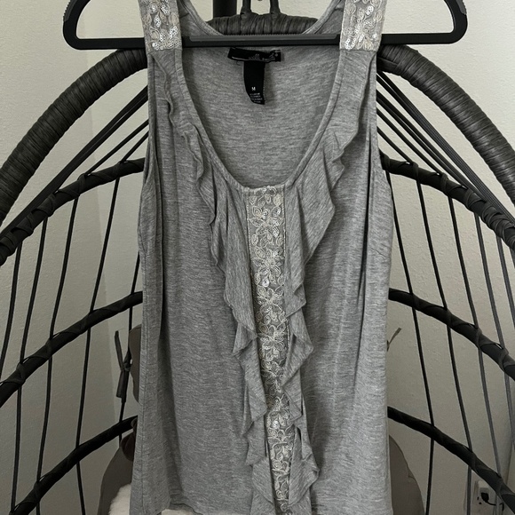 Willi Smith Tops - Willi Smith Gray Tank with lace, sequins &  ruffles size M